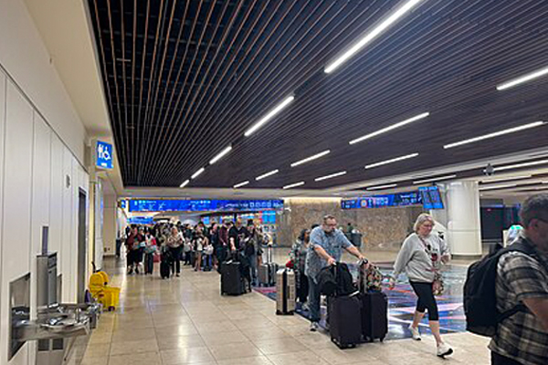 led airport batten light