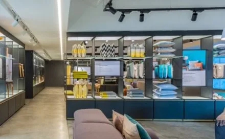 إضاءة متجر الأثاث