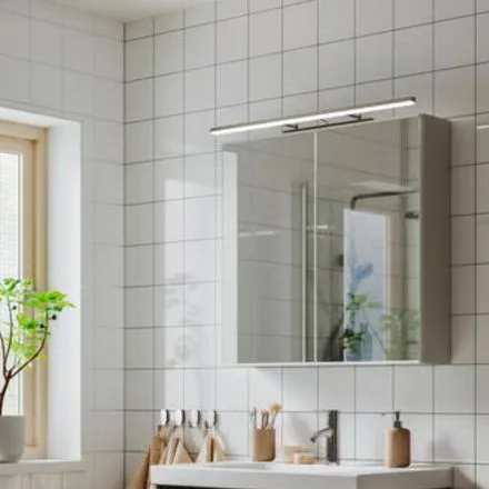 lights over medicine cabinet